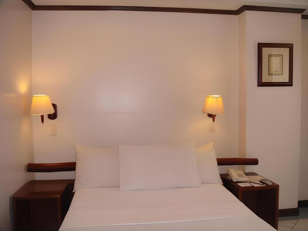 Soledad Suites Панглао Екстериор снимка