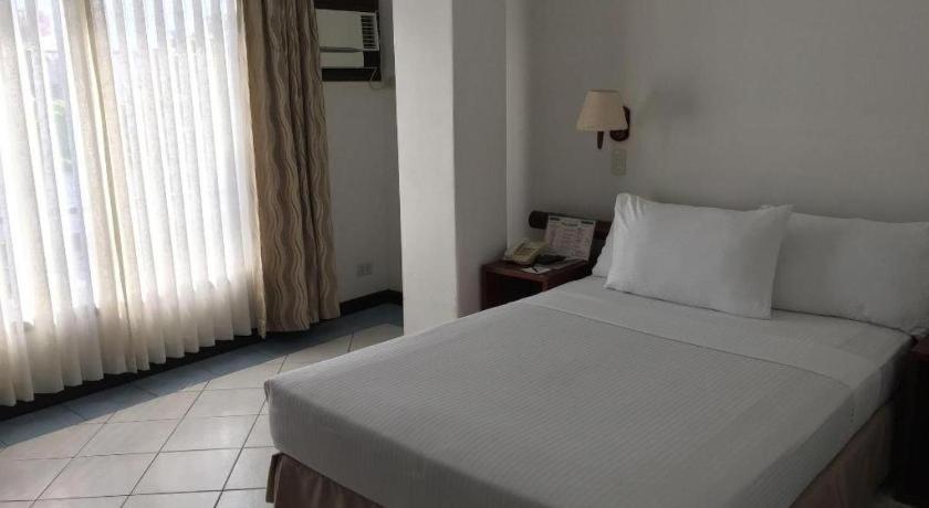Soledad Suites Панглао Екстериор снимка