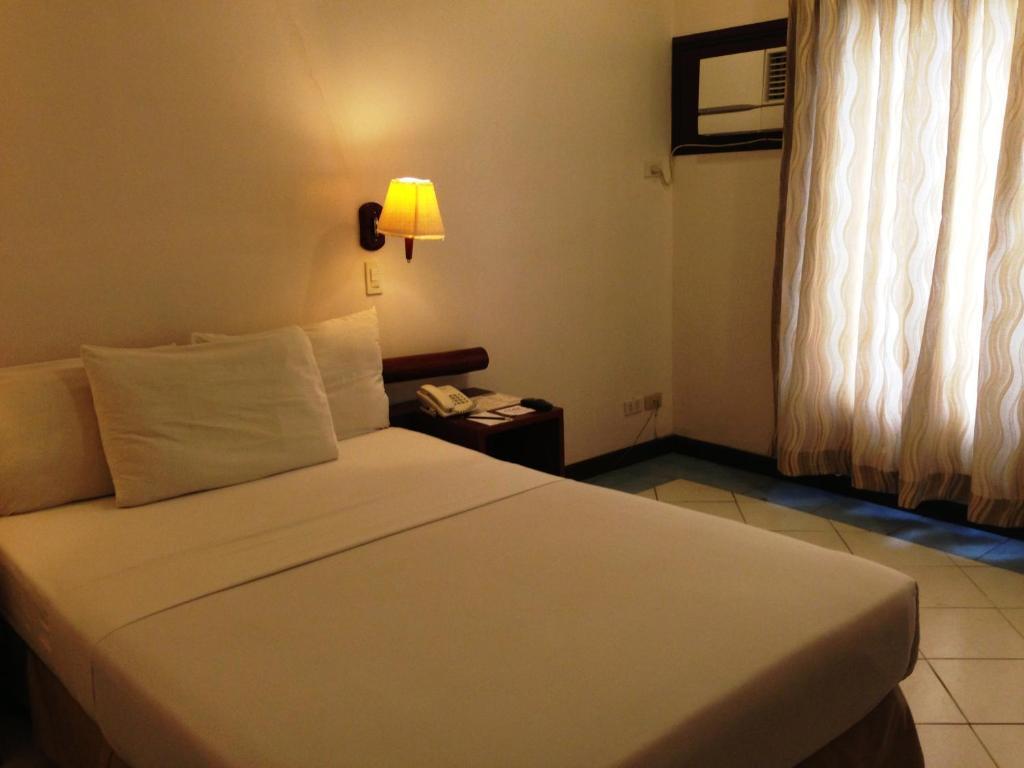 Soledad Suites Панглао Екстериор снимка
