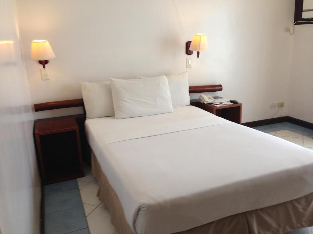 Soledad Suites Панглао Екстериор снимка