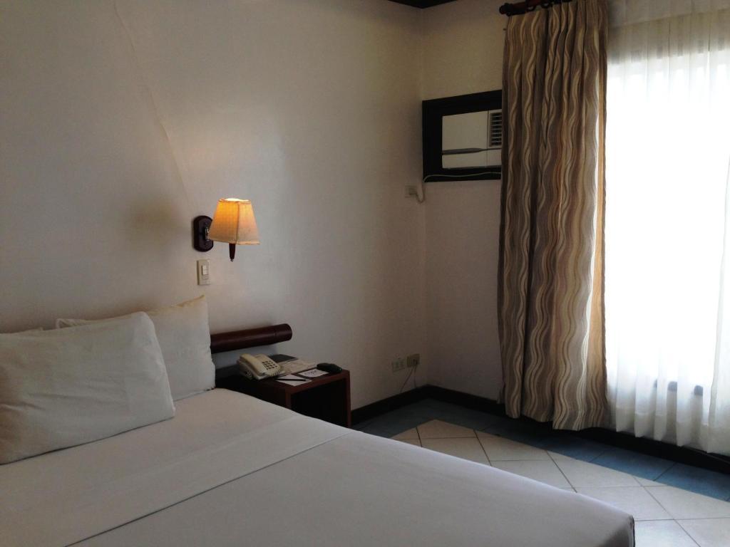 Soledad Suites Панглао Екстериор снимка
